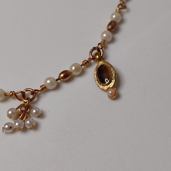 Pretty Gold Tone And White Bead Necklace Adjustable 14 To 16 Inches Long - Picture 4 of 12